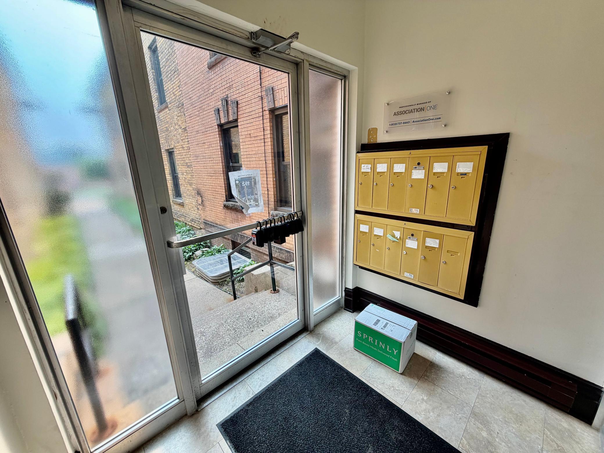 View of Residential at 1928 Aldrich Avenue #B105, Minneapolis MN 55403, Minneapolis (19 of 23) - Mike Wilen | Minnesota Team Real Estate