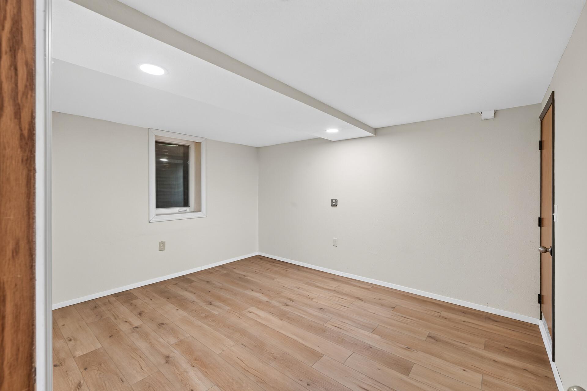 View of Residential at 1582 3rd Street, Saint Paul MN 55106, Saint Paul (31 of 42) - Mike Wilen | Minnesota Team Real Estate