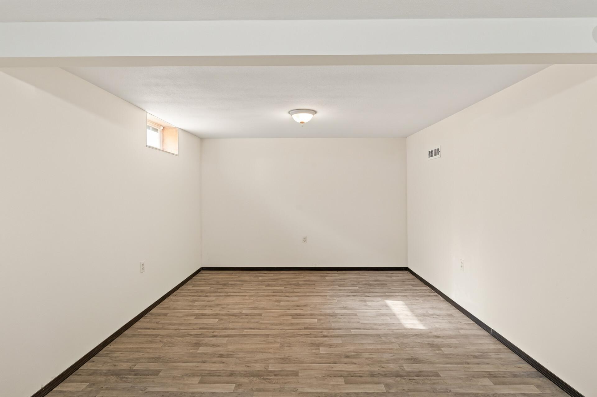 View of Residential at 1582 3rd Street, Saint Paul MN 55106, Saint Paul (27 of 42) - Mike Wilen | Minnesota Team Real Estate
