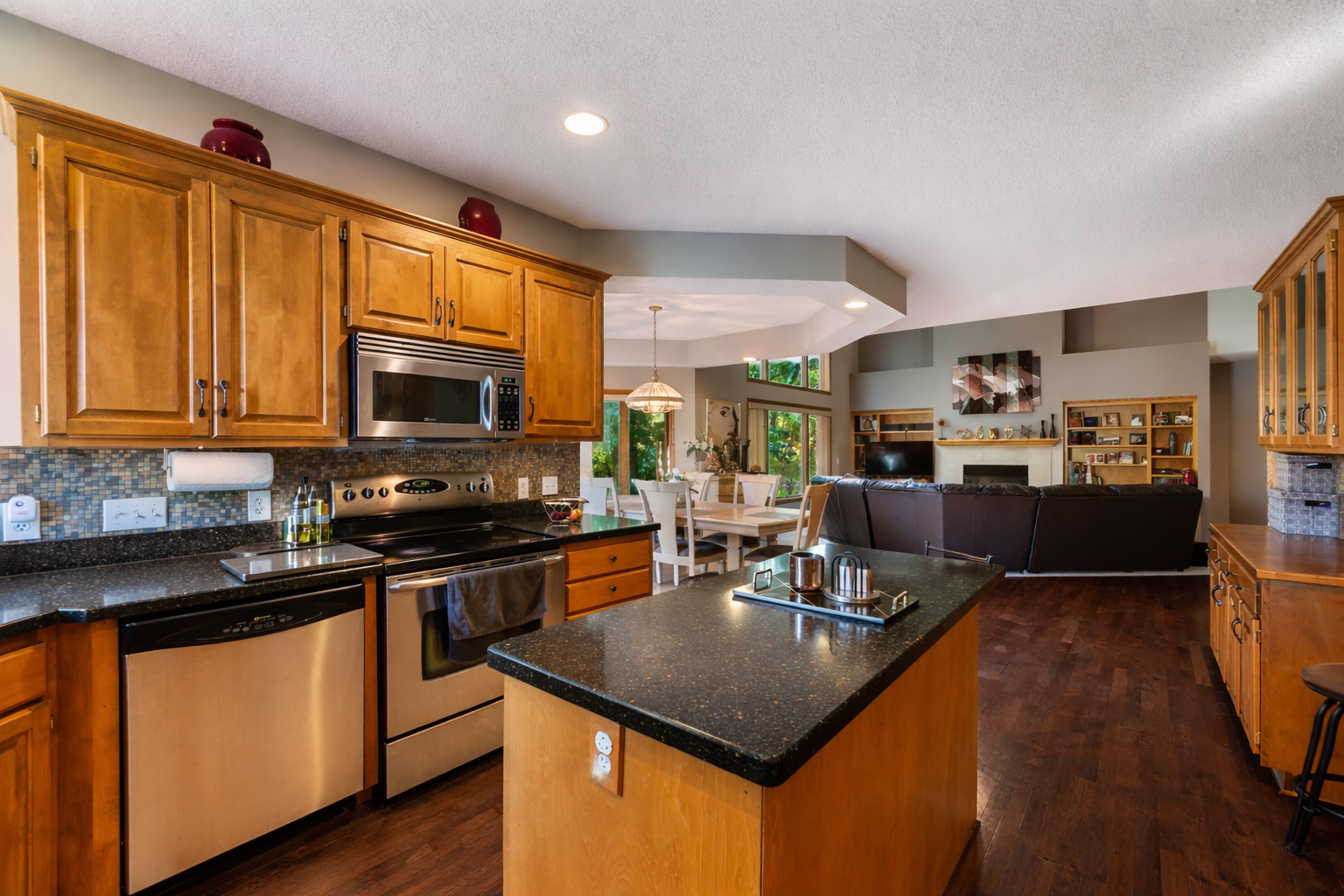 View of Residential at 10725 55th Ave N, Plymouth MN 55442, Plymouth (8 of 38) - Mike Wilen | Minnesota Team Real Estate