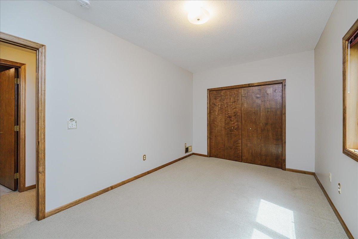 View of Residential at 1060 Dennis Street, Maplewood MN 55119, Maplewood (56 of 72) - Mike Wilen | Minnesota Team Real Estate