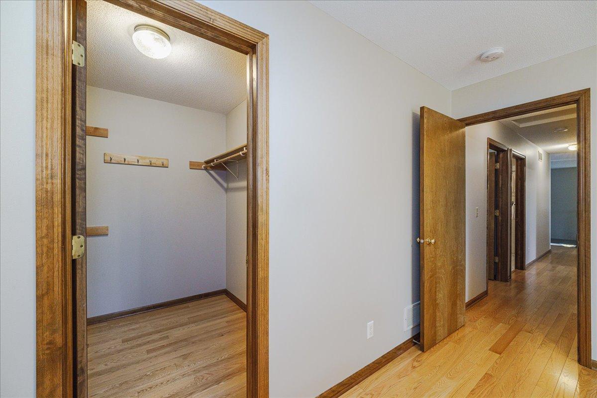 View of Residential at 1060 Dennis Street, Maplewood MN 55119, Maplewood (37 of 72) - Mike Wilen | Minnesota Team Real Estate