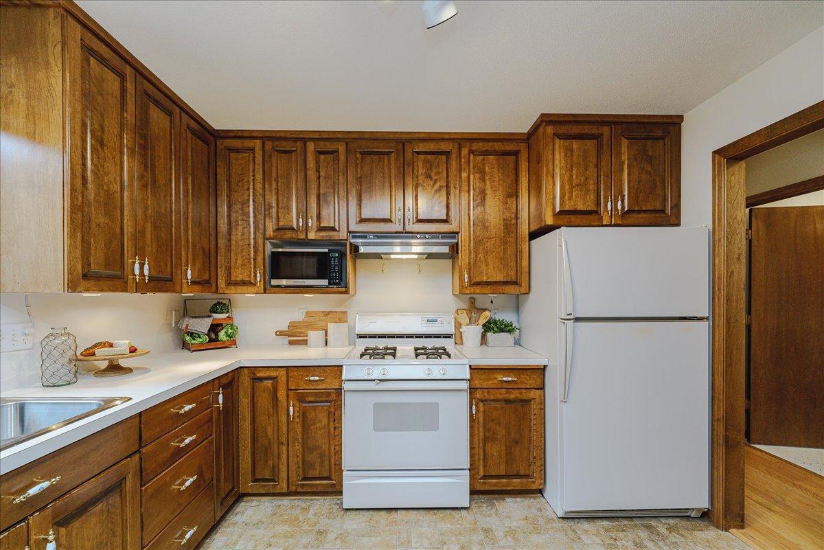 View of Residential at 1060 Dennis Street, Maplewood MN 55119, Maplewood (12 of 72) - Mike Wilen | Minnesota Team Real Estate