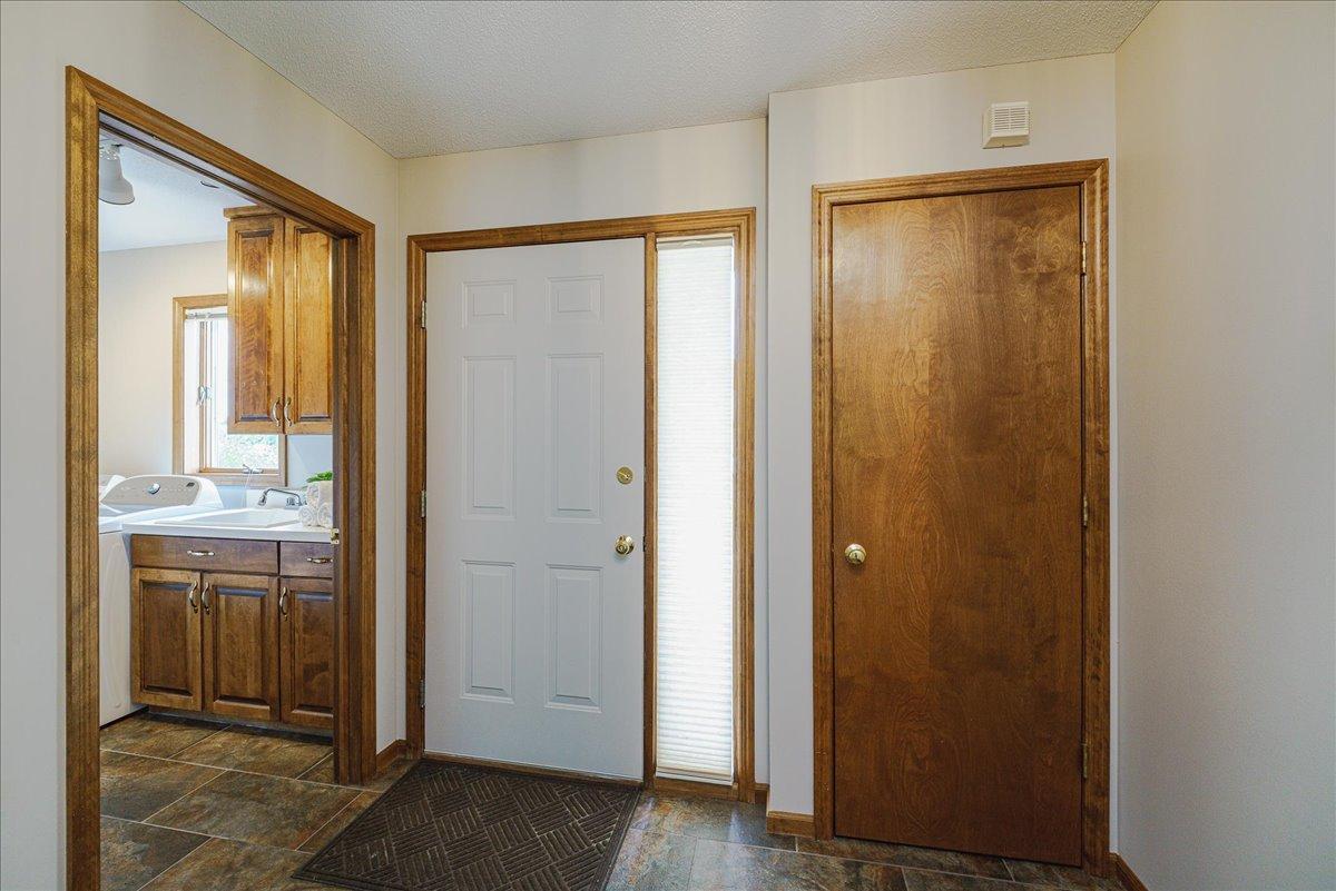 View of Residential at 1060 Dennis Street, Maplewood MN 55119, Maplewood (6 of 72) - Mike Wilen | Minnesota Team Real Estate
