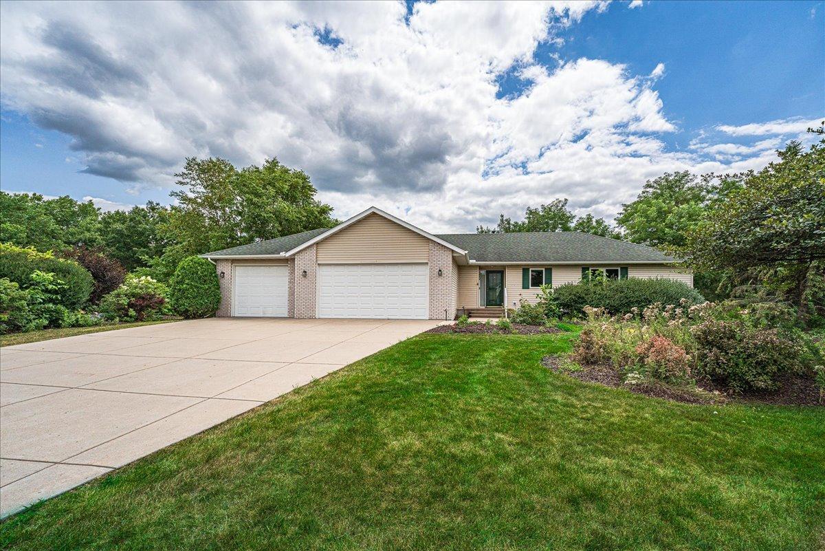 View of Residential at 1060 Dennis Street, Maplewood MN 55119, Maplewood (4 of 72) - Mike Wilen | Minnesota Team Real Estate