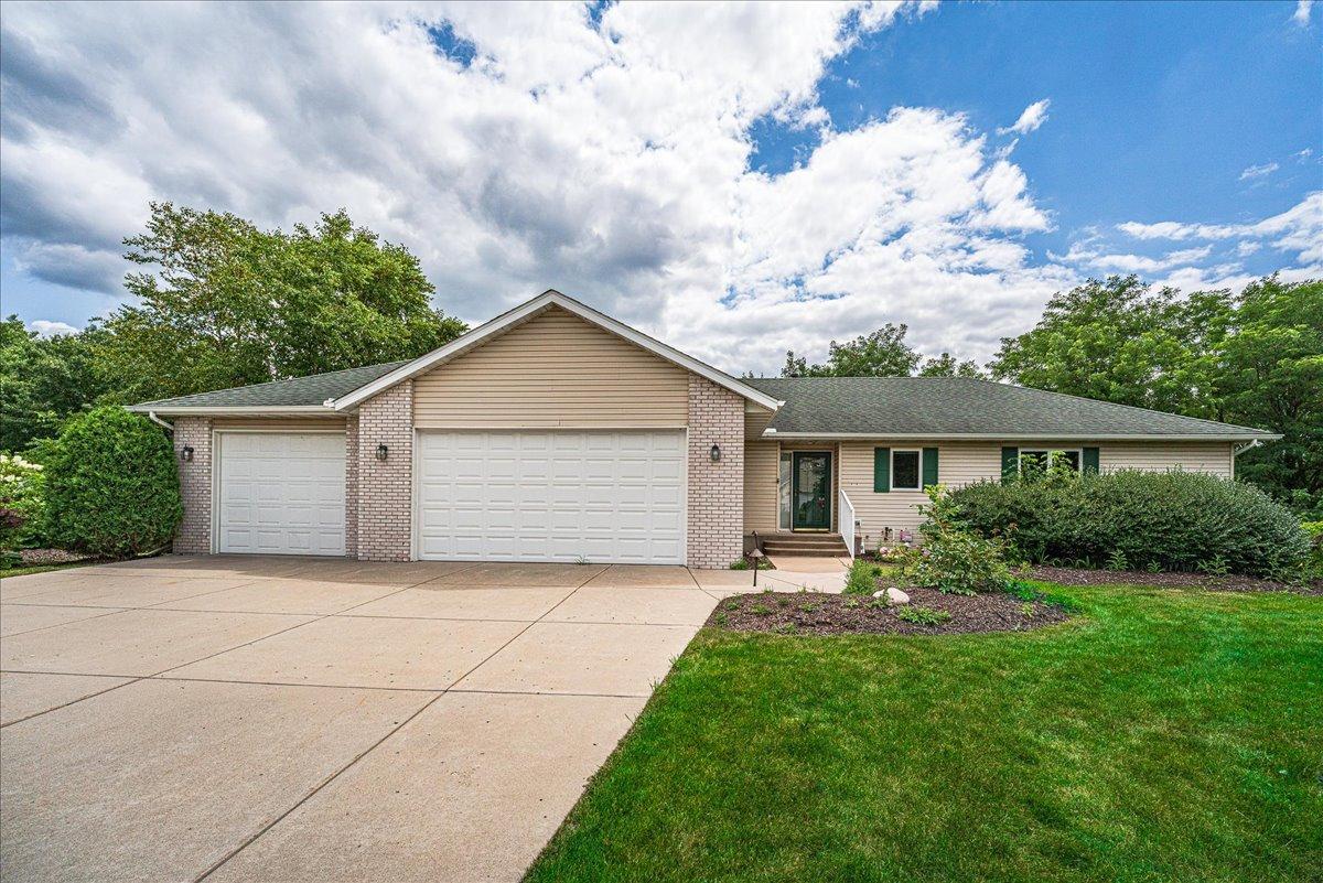 View of Residential at 1060 Dennis Street, Maplewood MN 55119, Maplewood (3 of 72) - Mike Wilen | Minnesota Team Real Estate