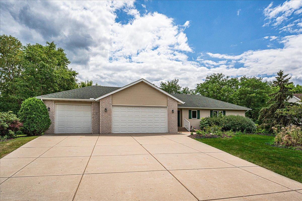 View of Residential at 1060 Dennis Street, Maplewood MN 55119, Maplewood (2 of 72) - Mike Wilen | Minnesota Team Real Estate