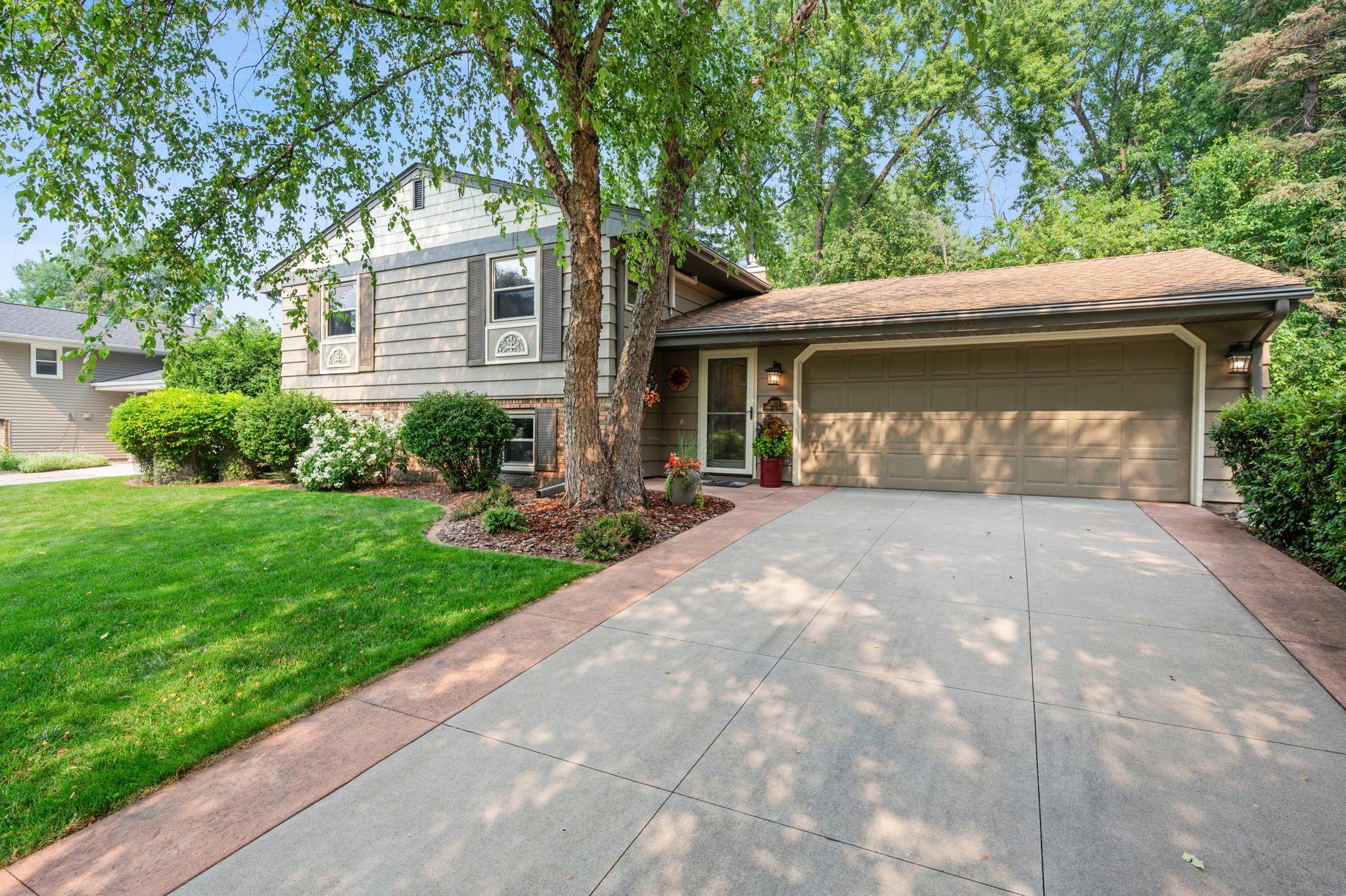 View of Residential at 2824 Fernwood Street, Roseville MN 55113, Roseville - Mike Wilen | Minnesota Team Real Estate