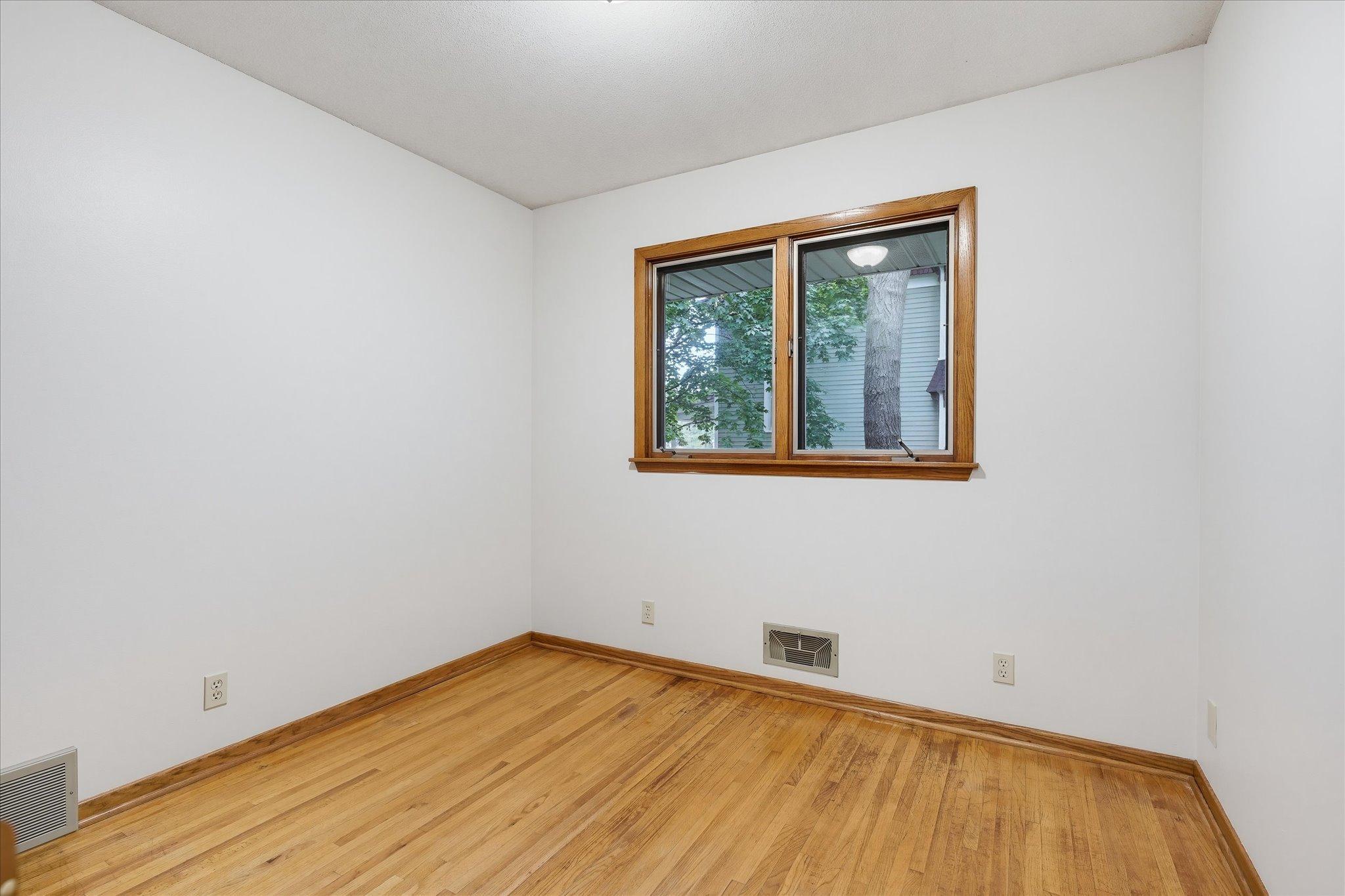 View of Residential Income at 625 Summer Street, Minneapolis MN 55413, Minneapolis (25 of 64) - Mike Wilen | Minnesota Team Real Estate