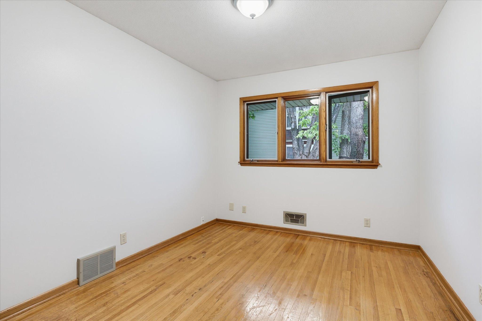 View of Residential Income at 625 Summer Street, Minneapolis MN 55413, Minneapolis (23 of 64) - Mike Wilen | Minnesota Team Real Estate