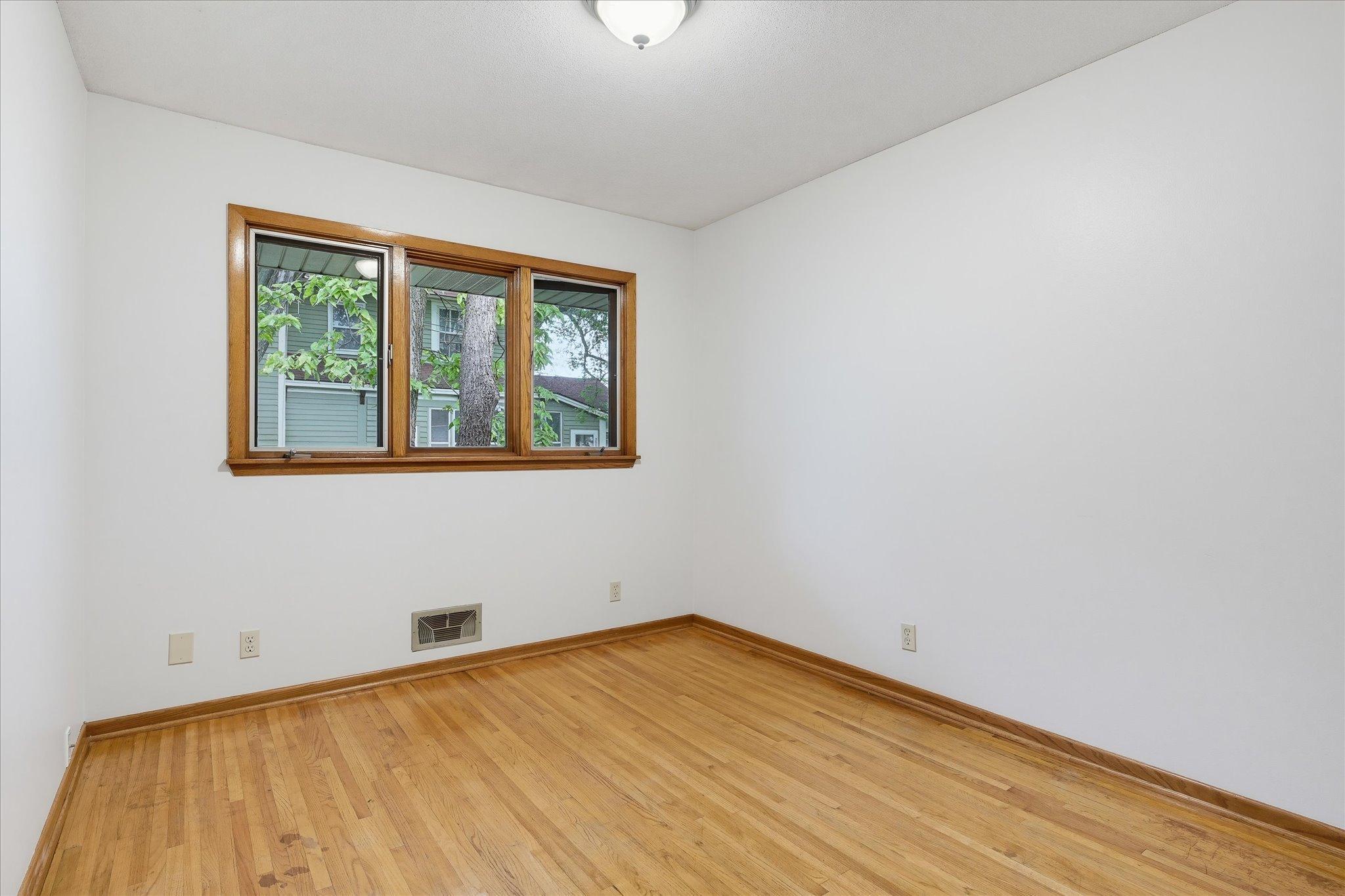 View of Residential Income at 625 Summer Street, Minneapolis MN 55413, Minneapolis (22 of 64) - Mike Wilen | Minnesota Team Real Estate