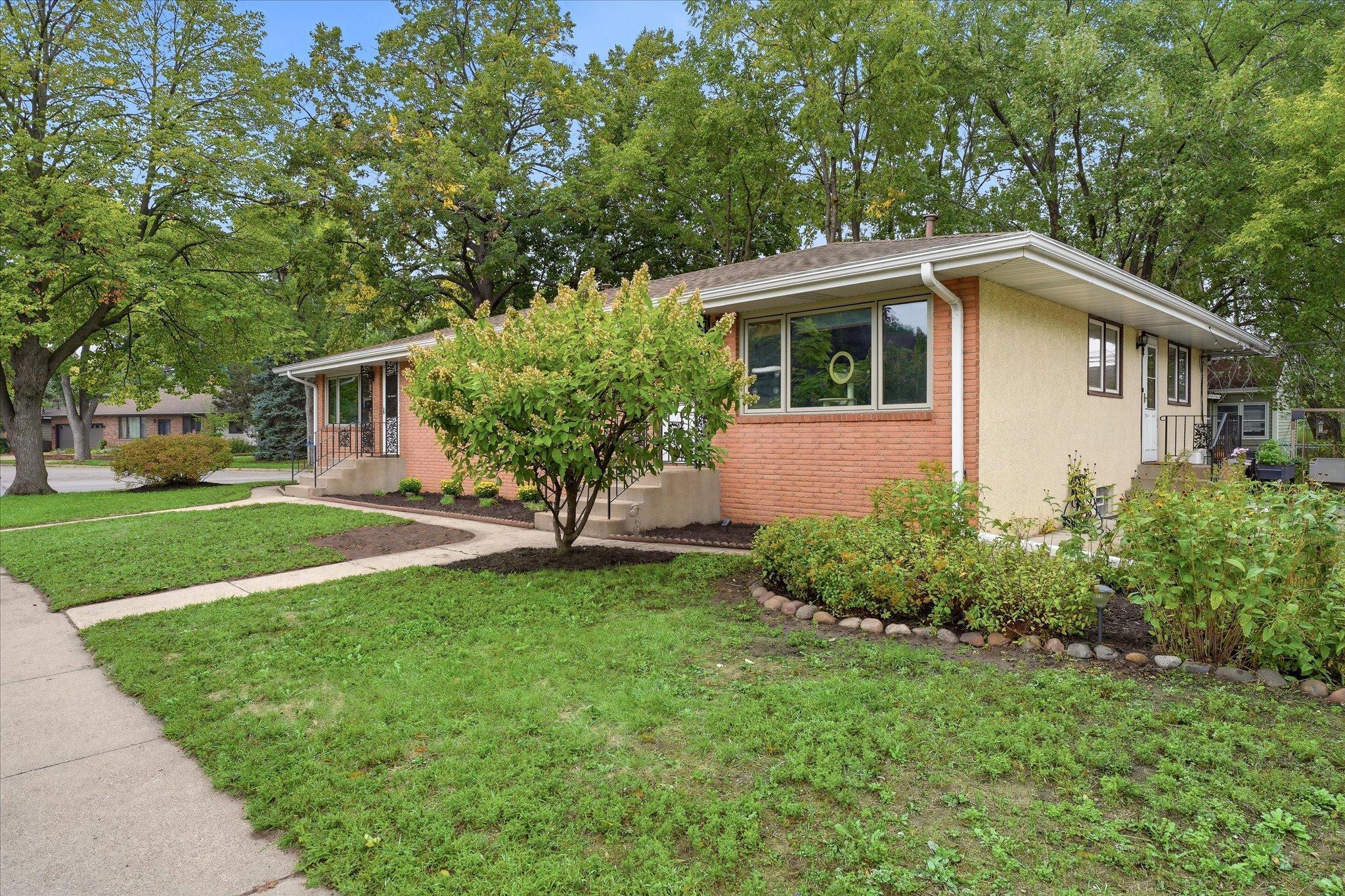 View of Residential Income at 625 Summer Street, Minneapolis MN 55413, Minneapolis (3 of 64) - Mike Wilen | Minnesota Team Real Estate