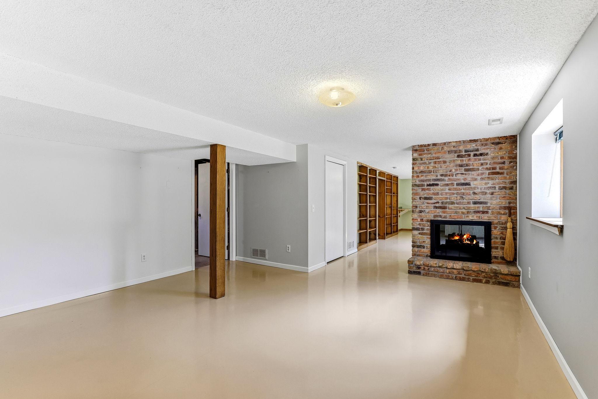 View of Residential at 16307 Moorland Circle, Minnetonka MN 55345, Minnetonka (26 of 60) - Mike Wilen | Minnesota Team Real Estate