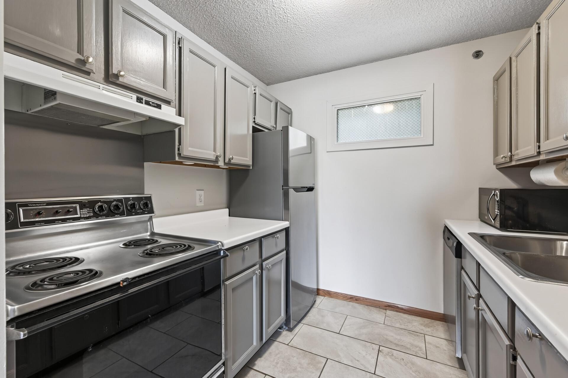 View of Residential at 2150 Ridge Drive #36, Saint Louis Park MN 55416, Saint Louis Park (10 of 34) - Mike Wilen | Minnesota Team Real Estate