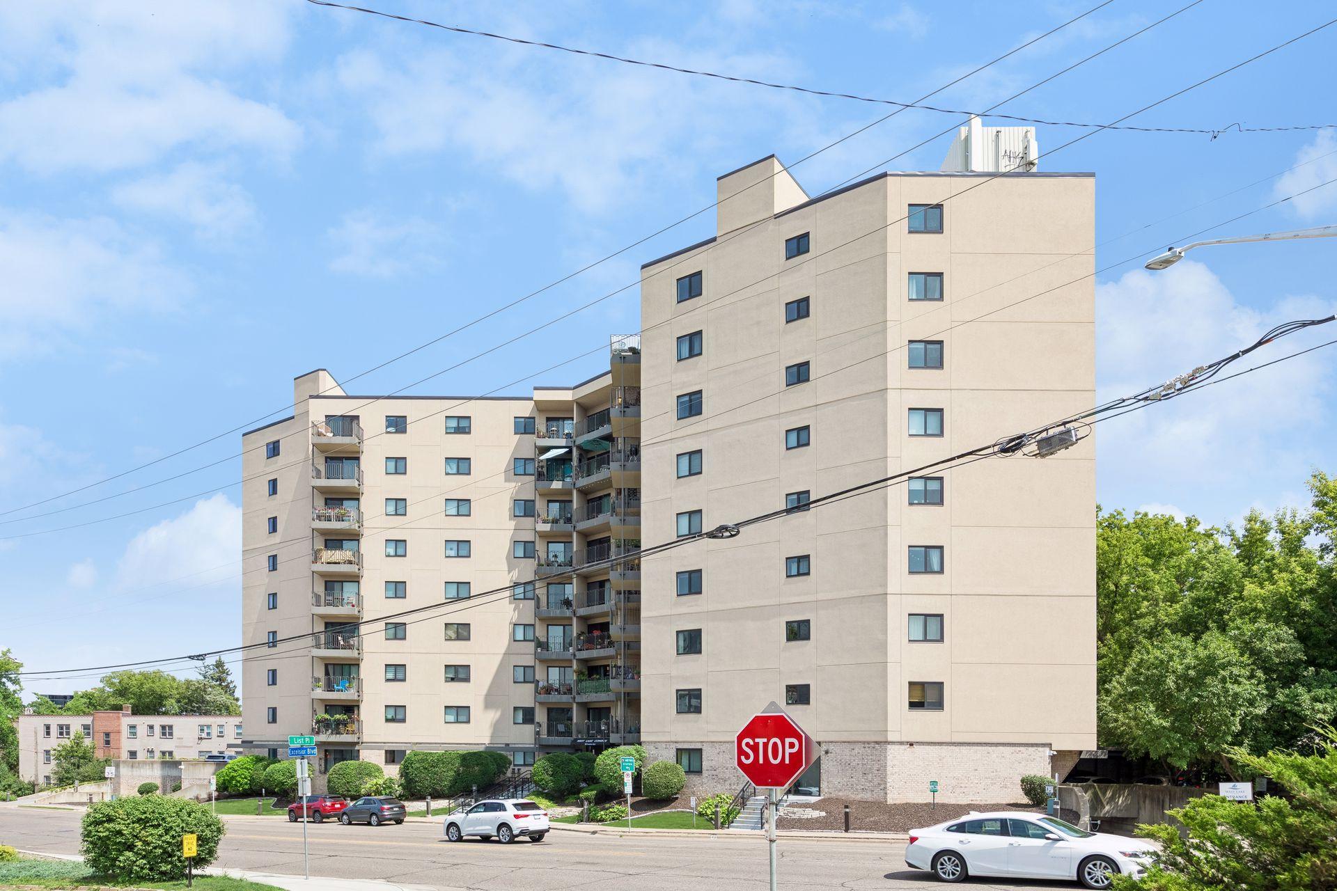 View of Residential at 3131 Excelsior Boulevard #212, Minneapolis MN 55416, Minneapolis (73 of 103) - Mike Wilen | Minnesota Team Real Estate