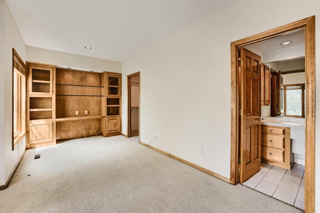 View of Residential at 7170 Kenmare Drive, Bloomington MN 55438, Bloomington (46 of 66) - Mike Wilen | Minnesota Team Real Estate