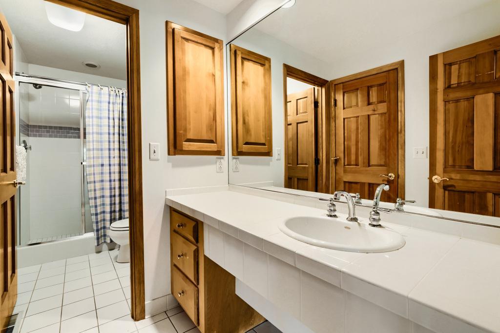 View of Residential at 7170 Kenmare Drive, Bloomington MN 55438, Bloomington (51 of 66) - Mike Wilen | Minnesota Team Real Estate