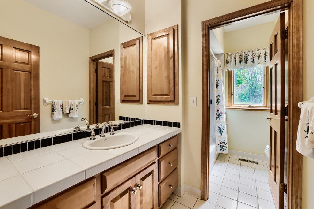 View of Residential at 7170 Kenmare Drive, Bloomington MN 55438, Bloomington (52 of 66) - Mike Wilen | Minnesota Team Real Estate
