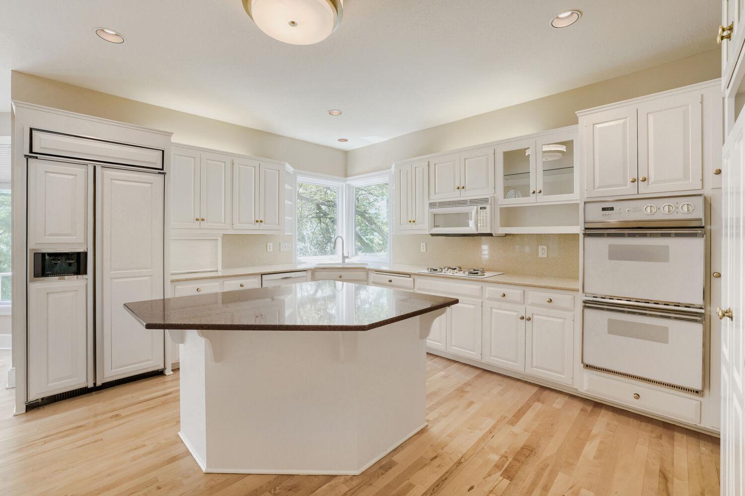 View of Residential at 7170 Kenmare Drive, Bloomington MN 55438, Bloomington (21 of 66) - Mike Wilen | Minnesota Team Real Estate