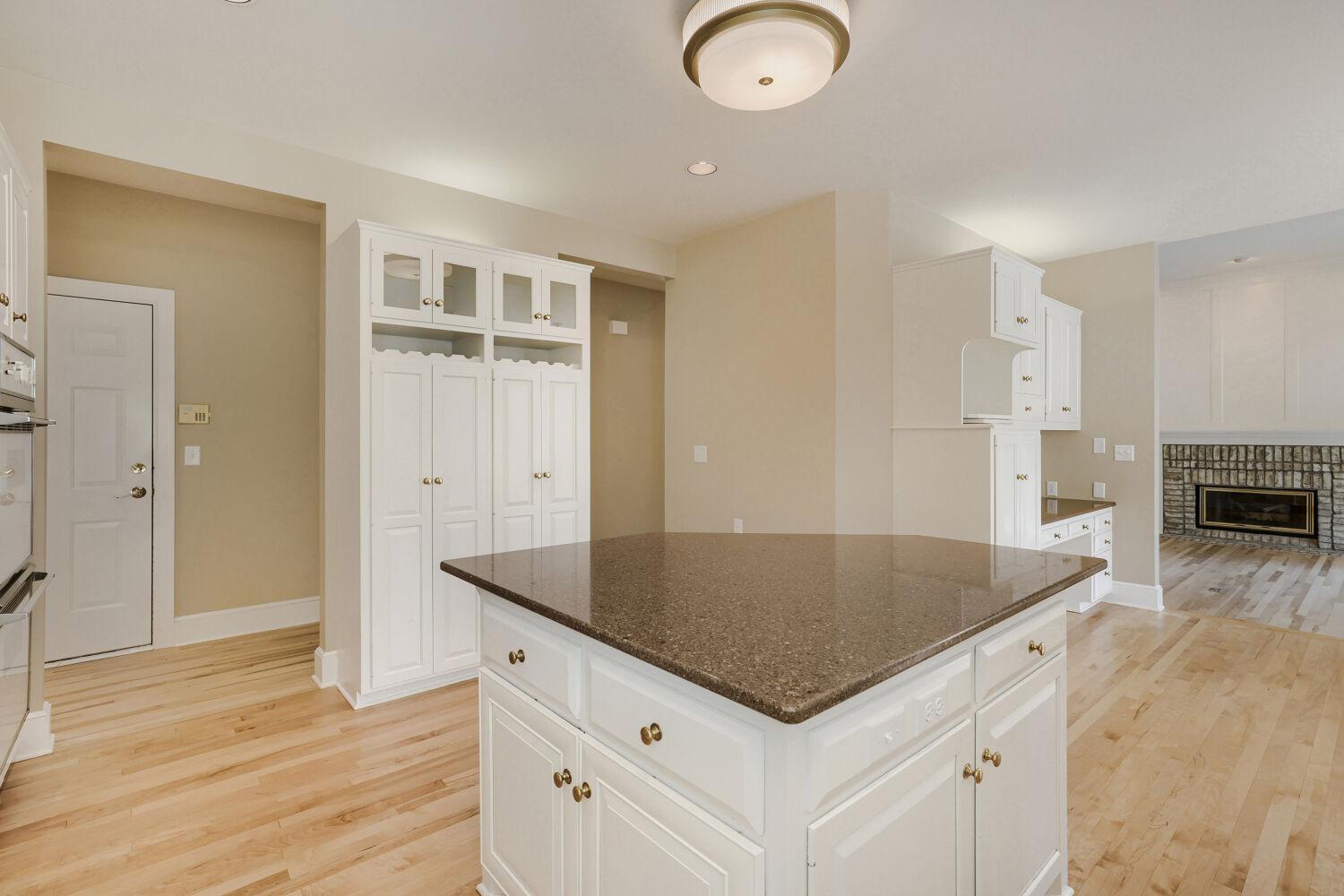 View of Residential at 7170 Kenmare Drive, Bloomington MN 55438, Bloomington (23 of 66) - Mike Wilen | Minnesota Team Real Estate