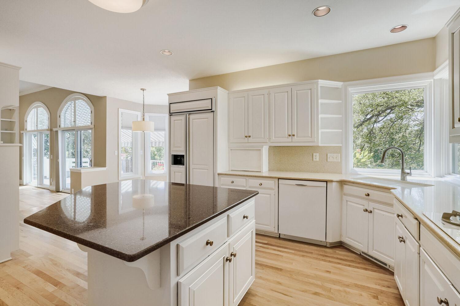View of Residential at 7170 Kenmare Drive, Bloomington MN 55438, Bloomington (24 of 66) - Mike Wilen | Minnesota Team Real Estate