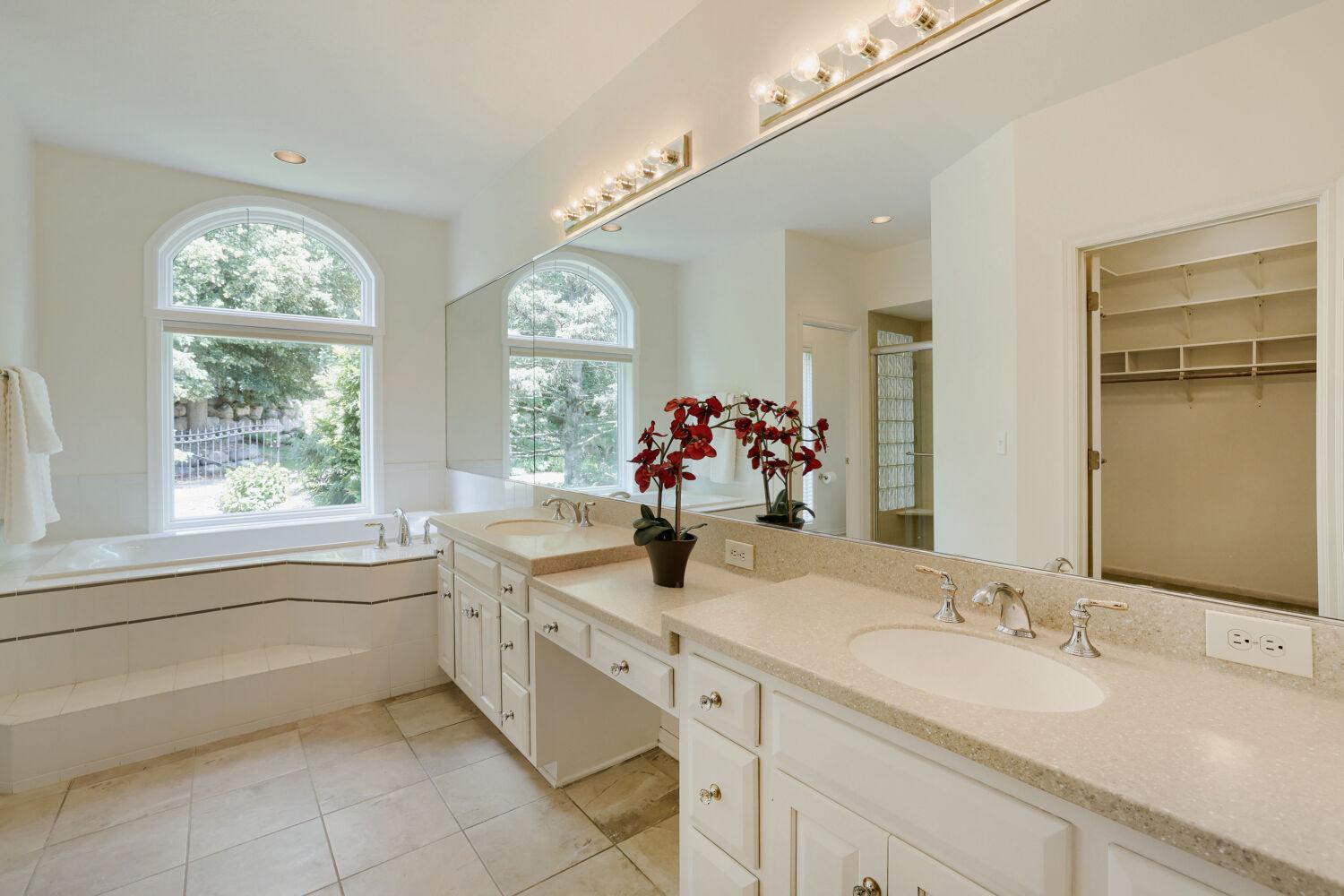 View of Residential at 7170 Kenmare Drive, Bloomington MN 55438, Bloomington (33 of 66) - Mike Wilen | Minnesota Team Real Estate