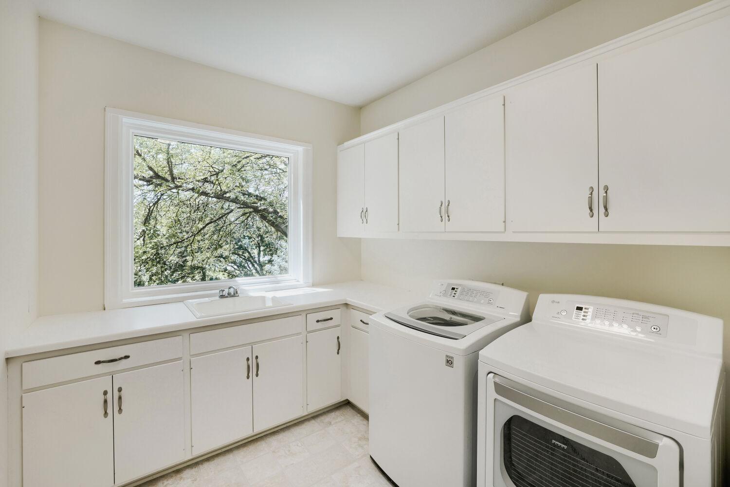 View of Residential at 7170 Kenmare Drive, Bloomington MN 55438, Bloomington (37 of 66) - Mike Wilen | Minnesota Team Real Estate