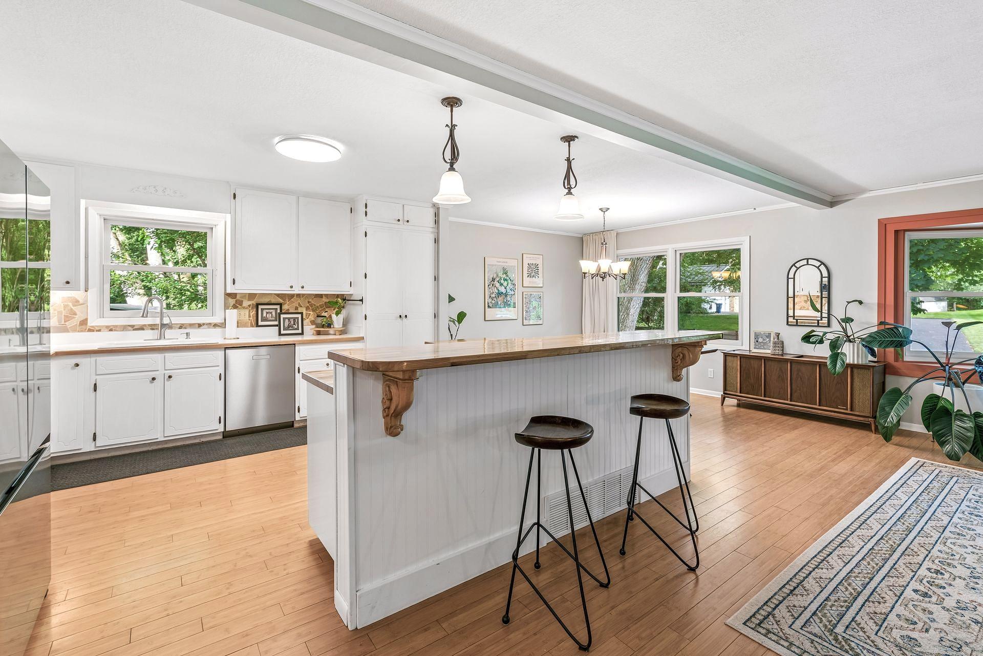 View of Residential at 15401 Willowood Drive, Minnetonka MN 55345, Minnetonka (9 of 35) - Mike Wilen | Minnesota Team Real Estate