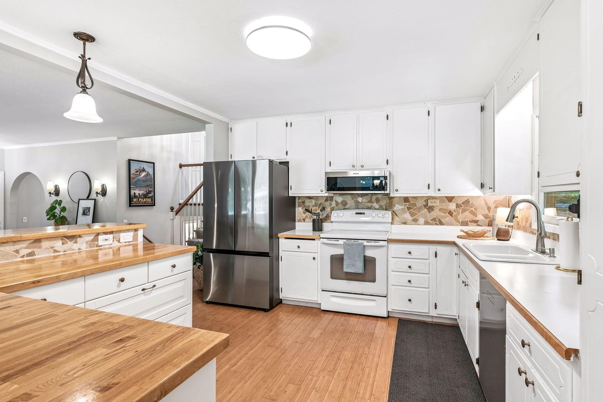View of Residential at 15401 Willowood Drive, Minnetonka MN 55345, Minnetonka (8 of 35) - Mike Wilen | Minnesota Team Real Estate