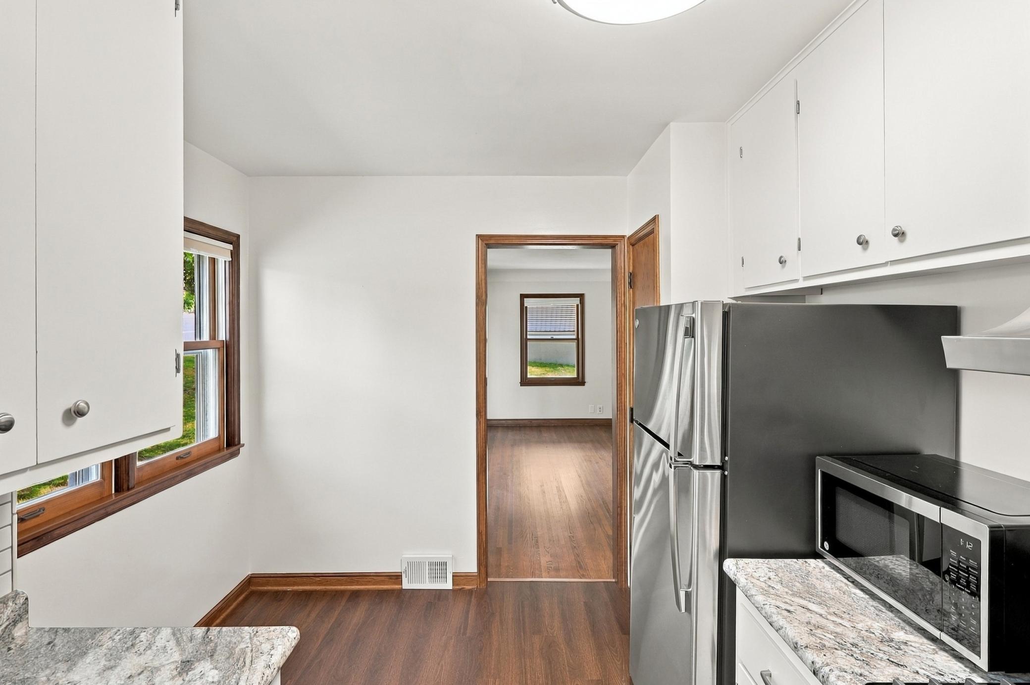 View of Residential at 590 Valley Lane, Mendota Heights MN 55118, Mendota Heights (7 of 27) - Mike Wilen | Minnesota Team Real Estate