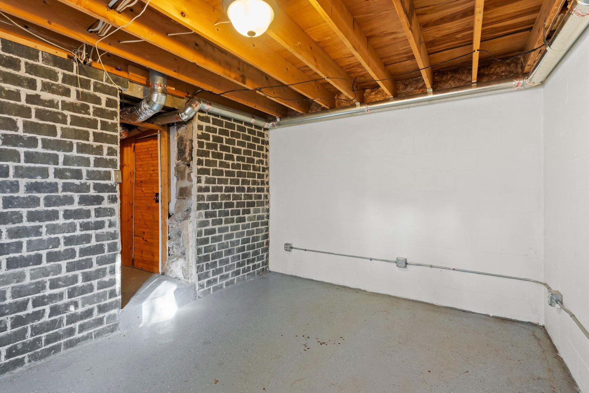 View of Residential at 1216 Danforth Street, Saint Paul MN 55117, Saint Paul (32 of 58) - Mike Wilen | Minnesota Team Real Estate