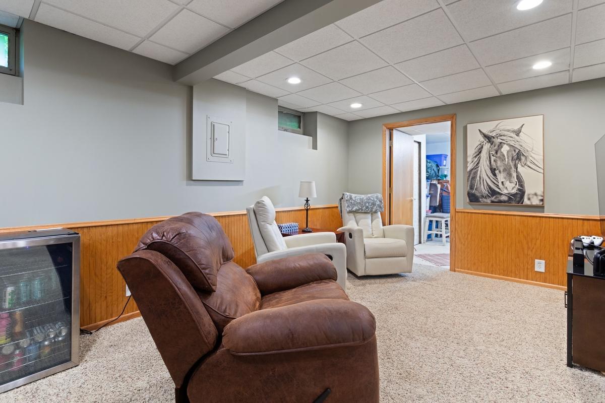 View of Residential at 2685 Glenbrook Avenue, Oakdale MN 55128, Oakdale (26 of 37) - Mike Wilen | Minnesota Team Real Estate