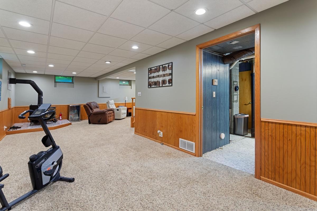 View of Residential at 2685 Glenbrook Avenue, Oakdale MN 55128, Oakdale (25 of 37) - Mike Wilen | Minnesota Team Real Estate