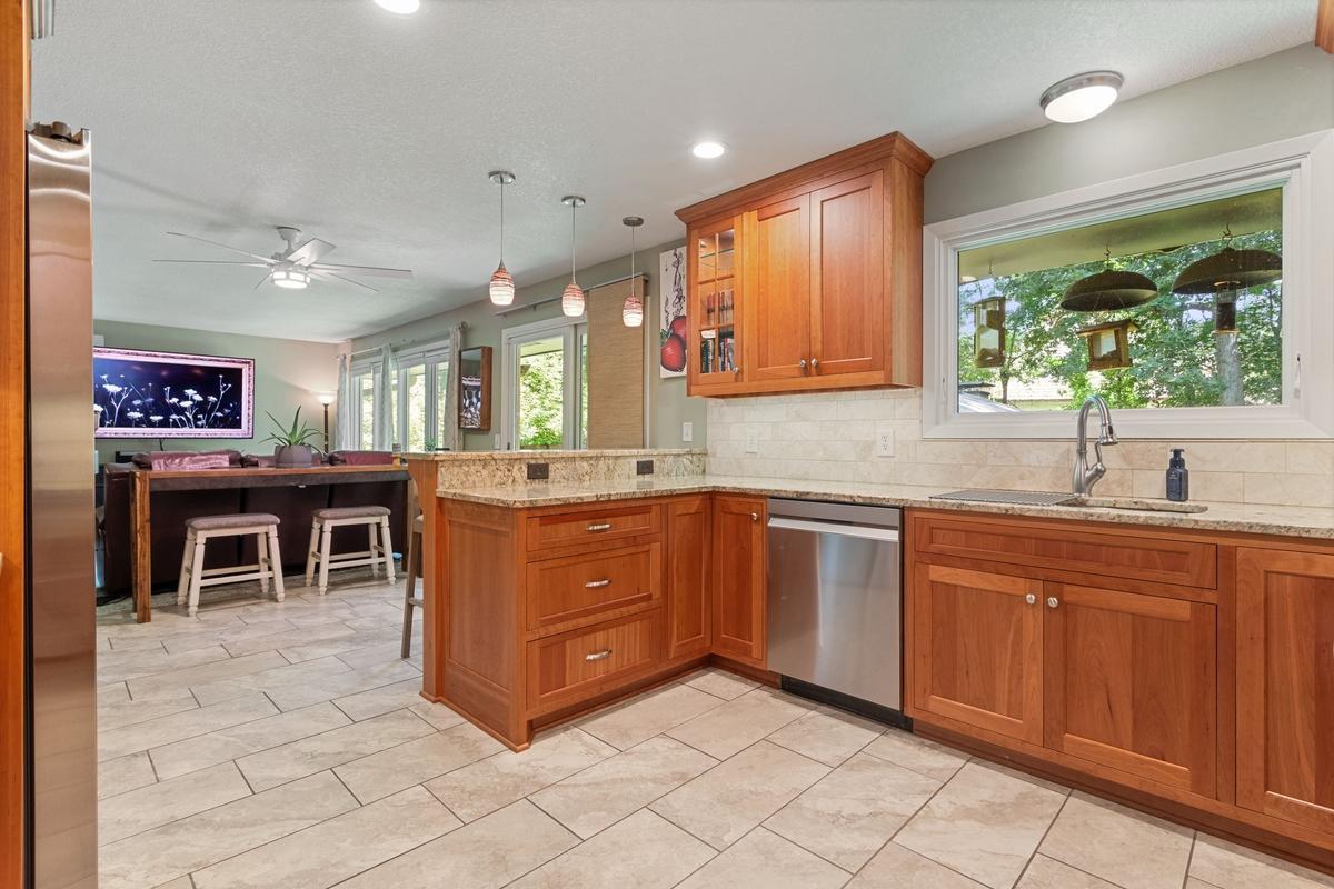 View of Residential at 2685 Glenbrook Avenue, Oakdale MN 55128, Oakdale (11 of 37) - Mike Wilen | Minnesota Team Real Estate
