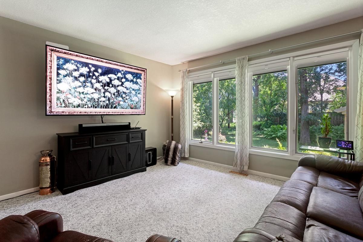 View of Residential at 2685 Glenbrook Avenue, Oakdale MN 55128, Oakdale (4 of 37) - Mike Wilen | Minnesota Team Real Estate