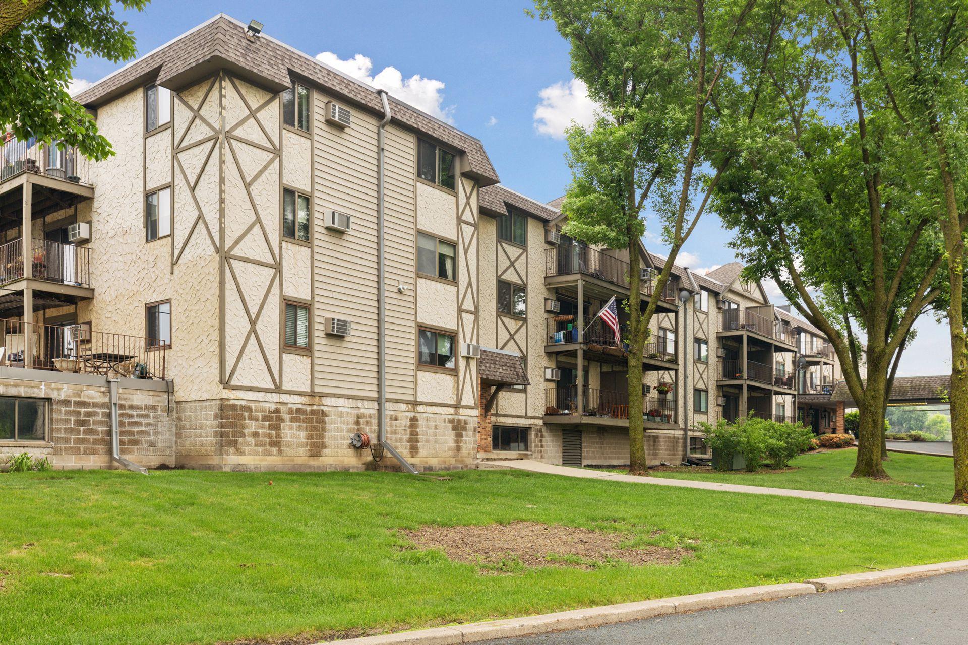 View of Residential at 1304 Medicine Lake Drive #320, Plymouth MN 55441, Plymouth (29 of 47) - Mike Wilen | Minnesota Team Real Estate