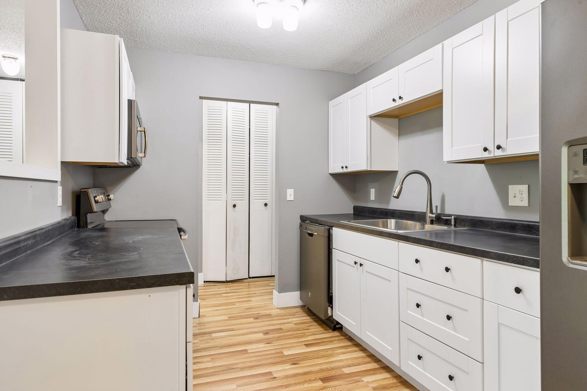 View of Residential at 1304 Medicine Lake Drive #320, Plymouth MN 55441, Plymouth (21 of 47) - Mike Wilen | Minnesota Team Real Estate