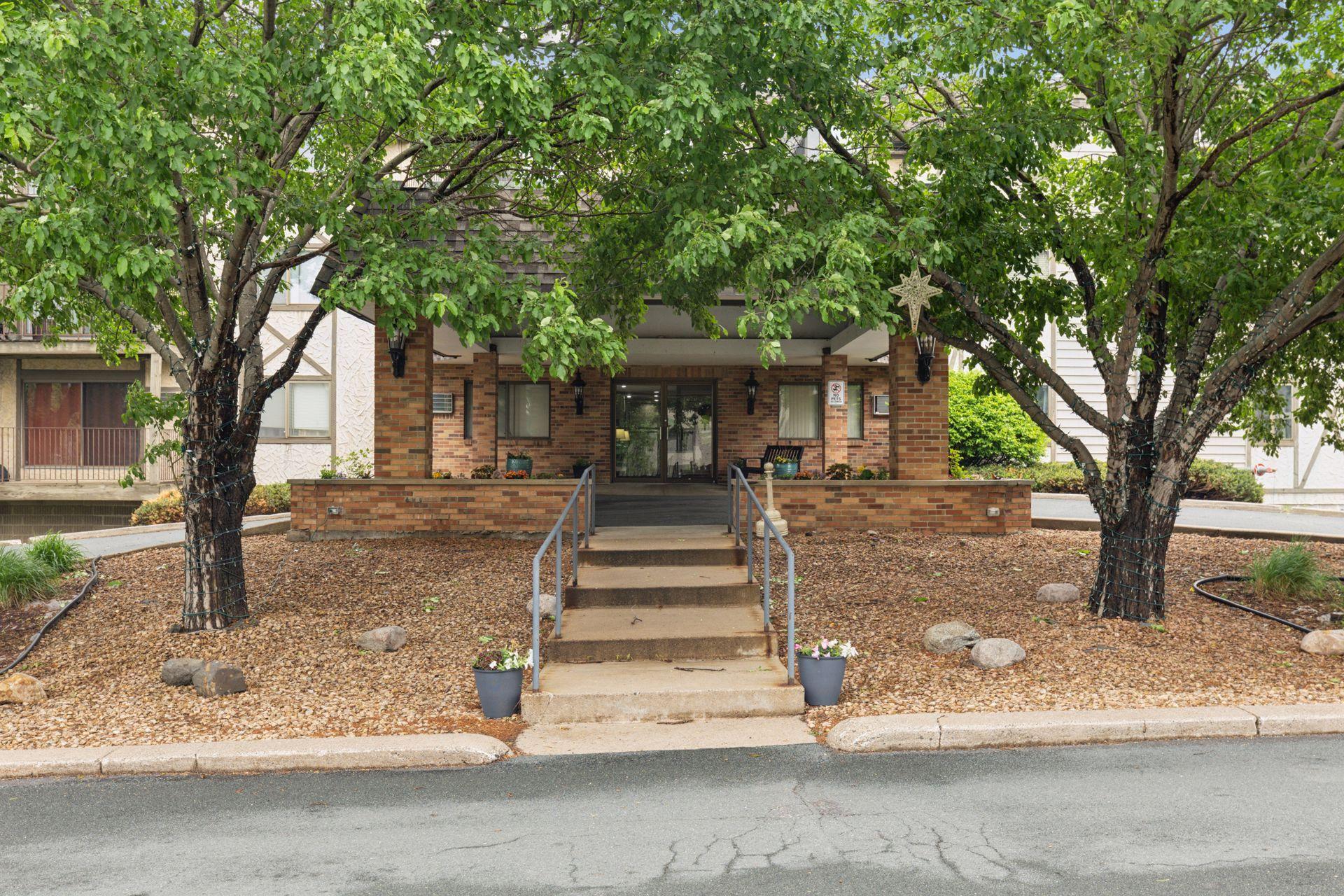 View of Residential at 1304 Medicine Lake Drive #320, Plymouth MN 55441, Plymouth (8 of 47) - Mike Wilen | Minnesota Team Real Estate
