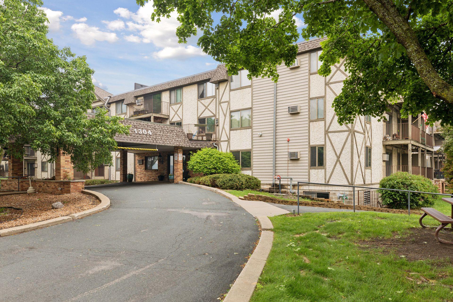 View of Residential at 1304 Medicine Lake Drive #320, Plymouth MN 55441, Plymouth (6 of 47) - Mike Wilen | Minnesota Team Real Estate