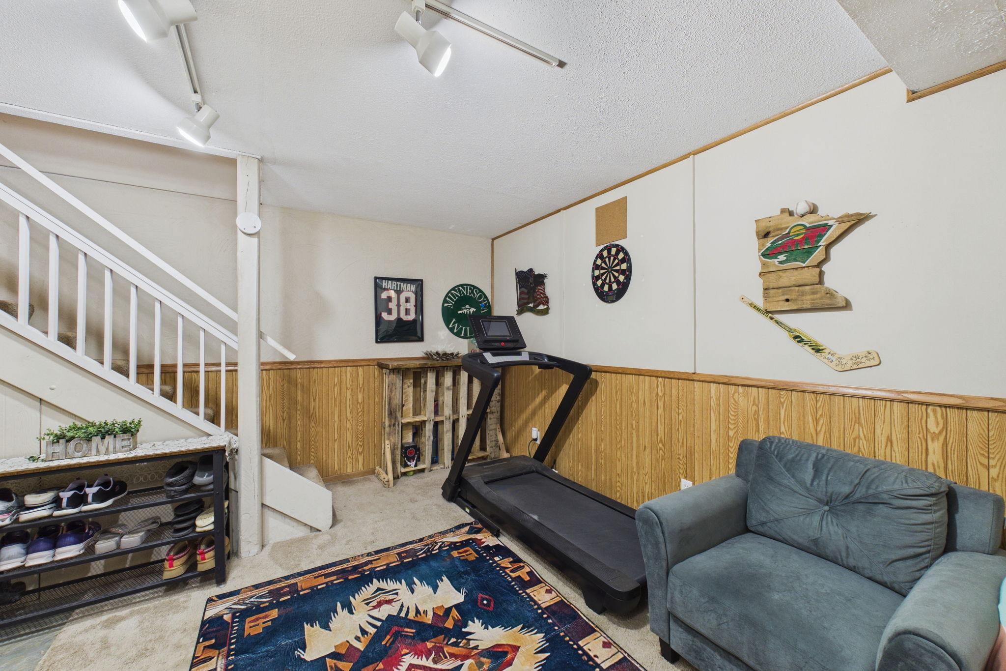 View of Residential at 1467 Goodwin Avenue, Oakdale MN 55128, Oakdale (16 of 25) - Mike Wilen | Minnesota Team Real Estate