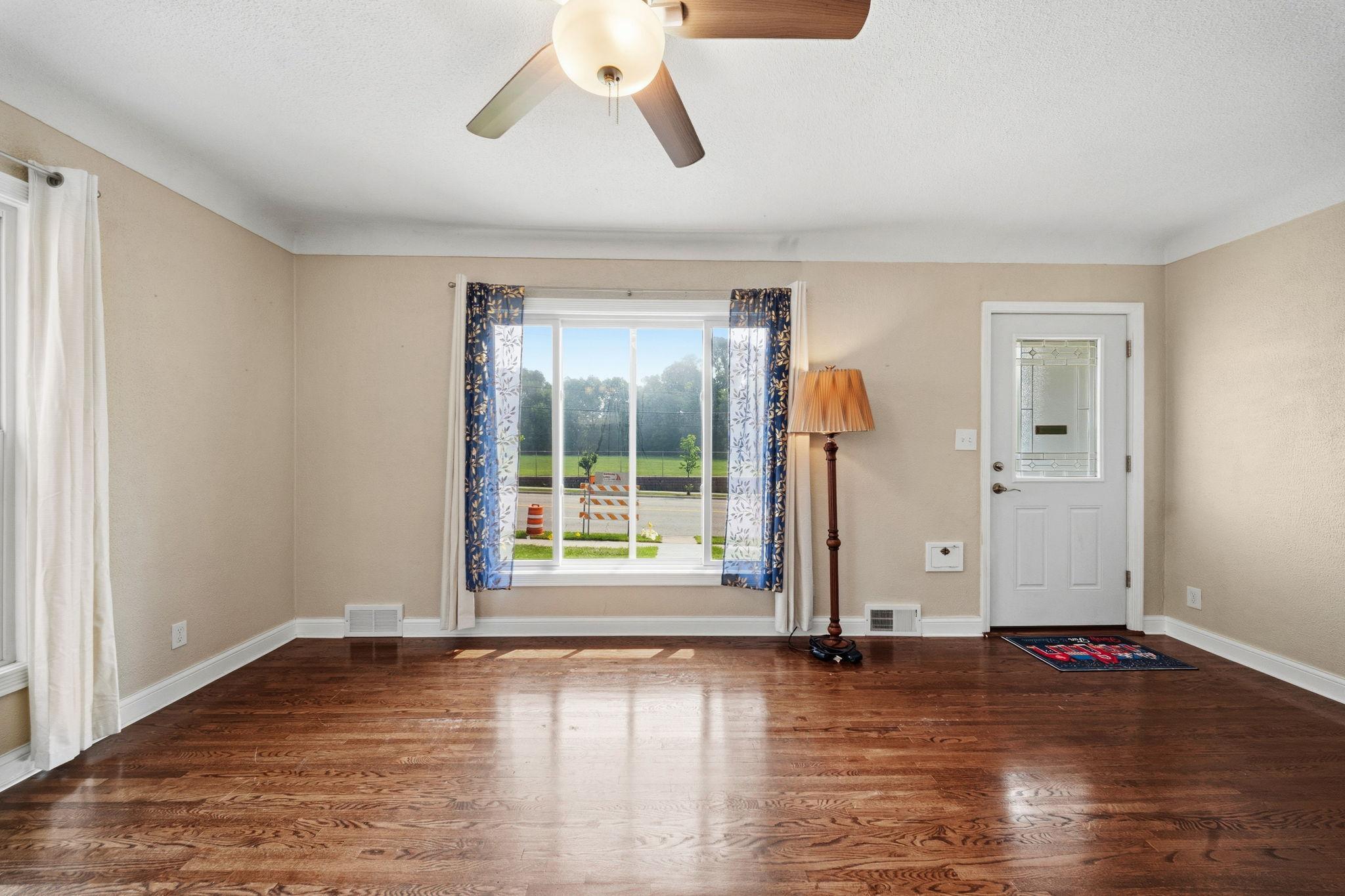 View of Residential at 471 White Bear Avenue, Saint Paul MN 55106, Saint Paul (7 of 65) - Mike Wilen | Minnesota Team Real Estate