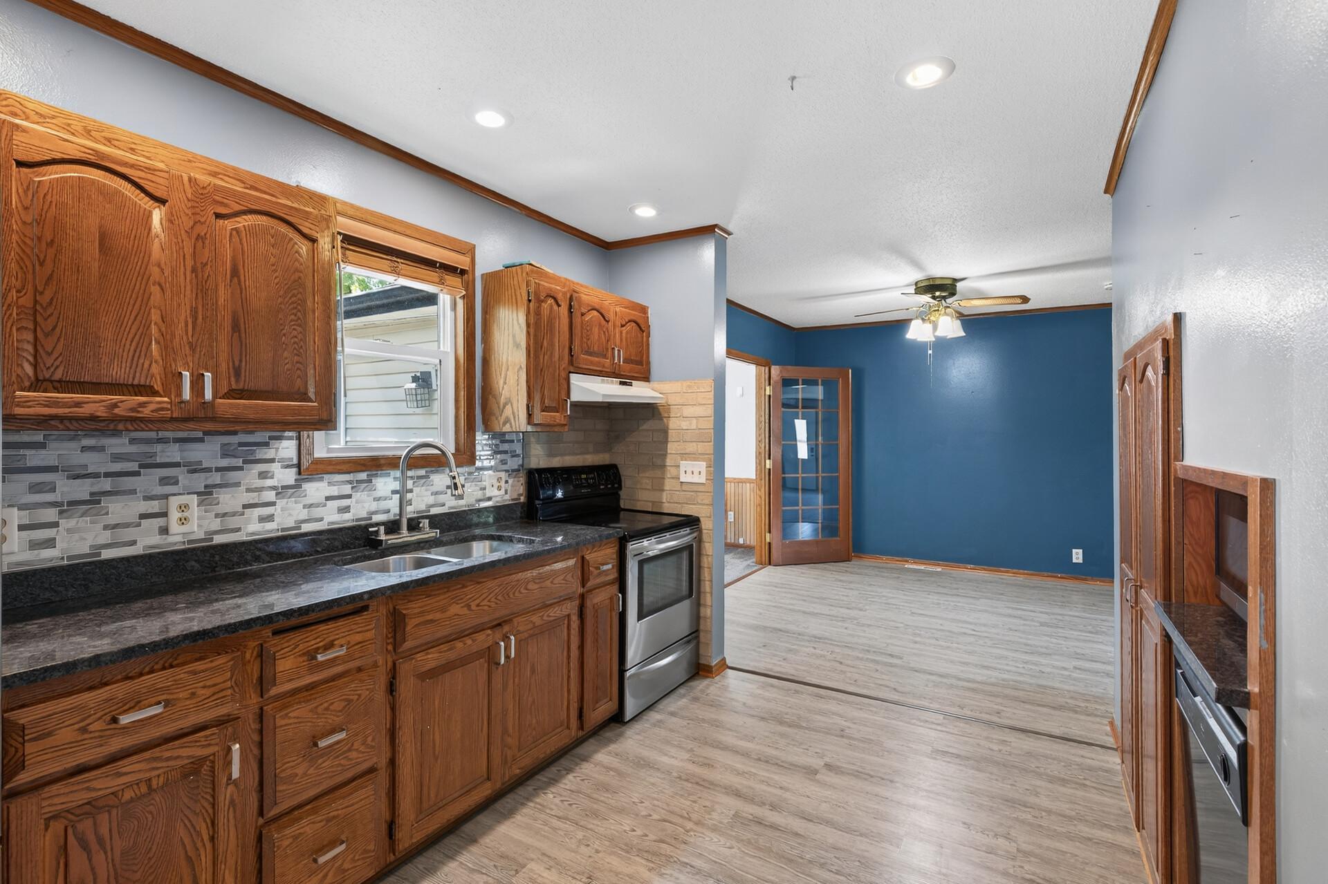 View of Residential at 220 Chestnut Street, Belle Plaine MN 56011, Belle Plaine (9 of 30) - Mike Wilen | Minnesota Team Real Estate