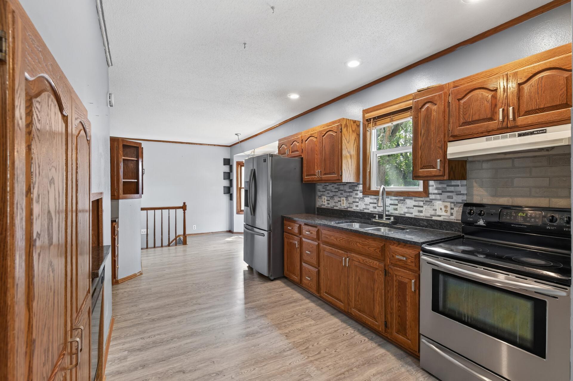 View of Residential at 220 Chestnut Street, Belle Plaine MN 56011, Belle Plaine (8 of 30) - Mike Wilen | Minnesota Team Real Estate