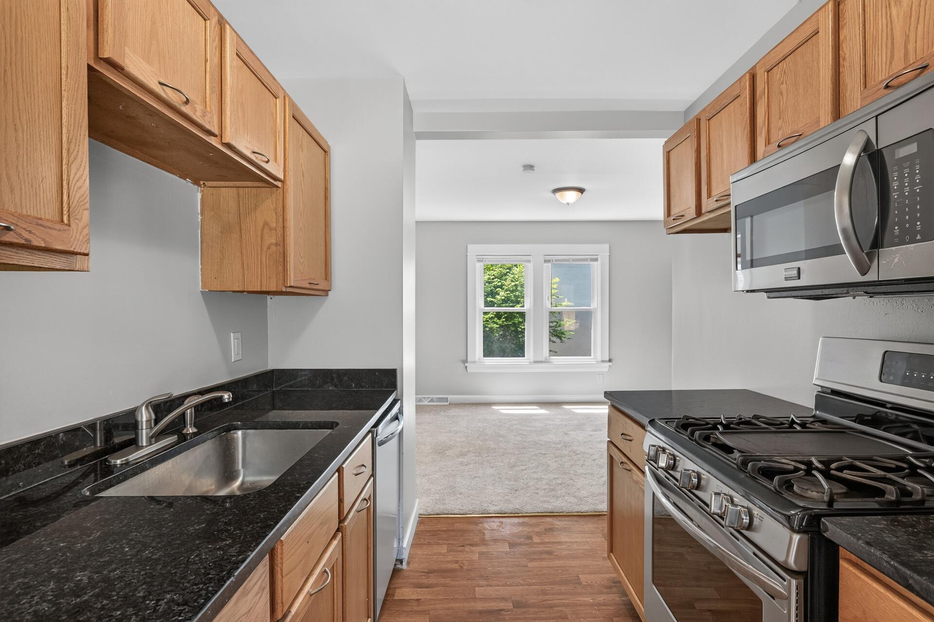 View of Residential at 4310 James Avenue, Minneapolis MN 55412, Minneapolis (12 of 23) - Mike Wilen | Minnesota Team Real Estate