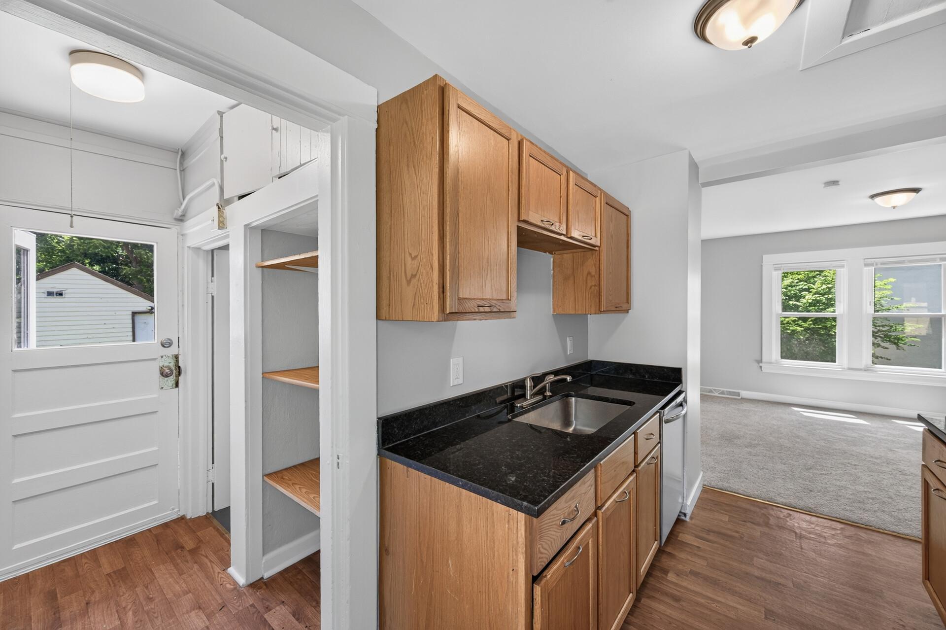 View of Residential at 4310 James Avenue, Minneapolis MN 55412, Minneapolis (11 of 23) - Mike Wilen | Minnesota Team Real Estate