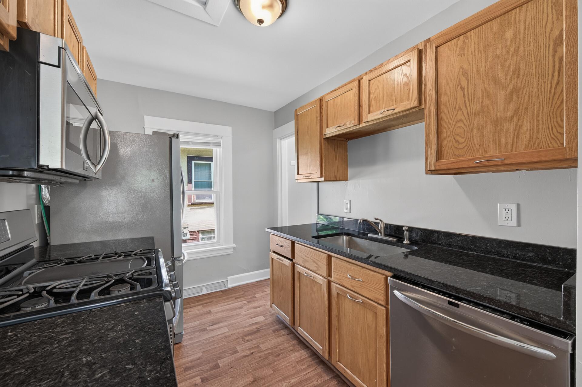 View of Residential at 4310 James Avenue, Minneapolis MN 55412, Minneapolis (9 of 23) - Mike Wilen | Minnesota Team Real Estate