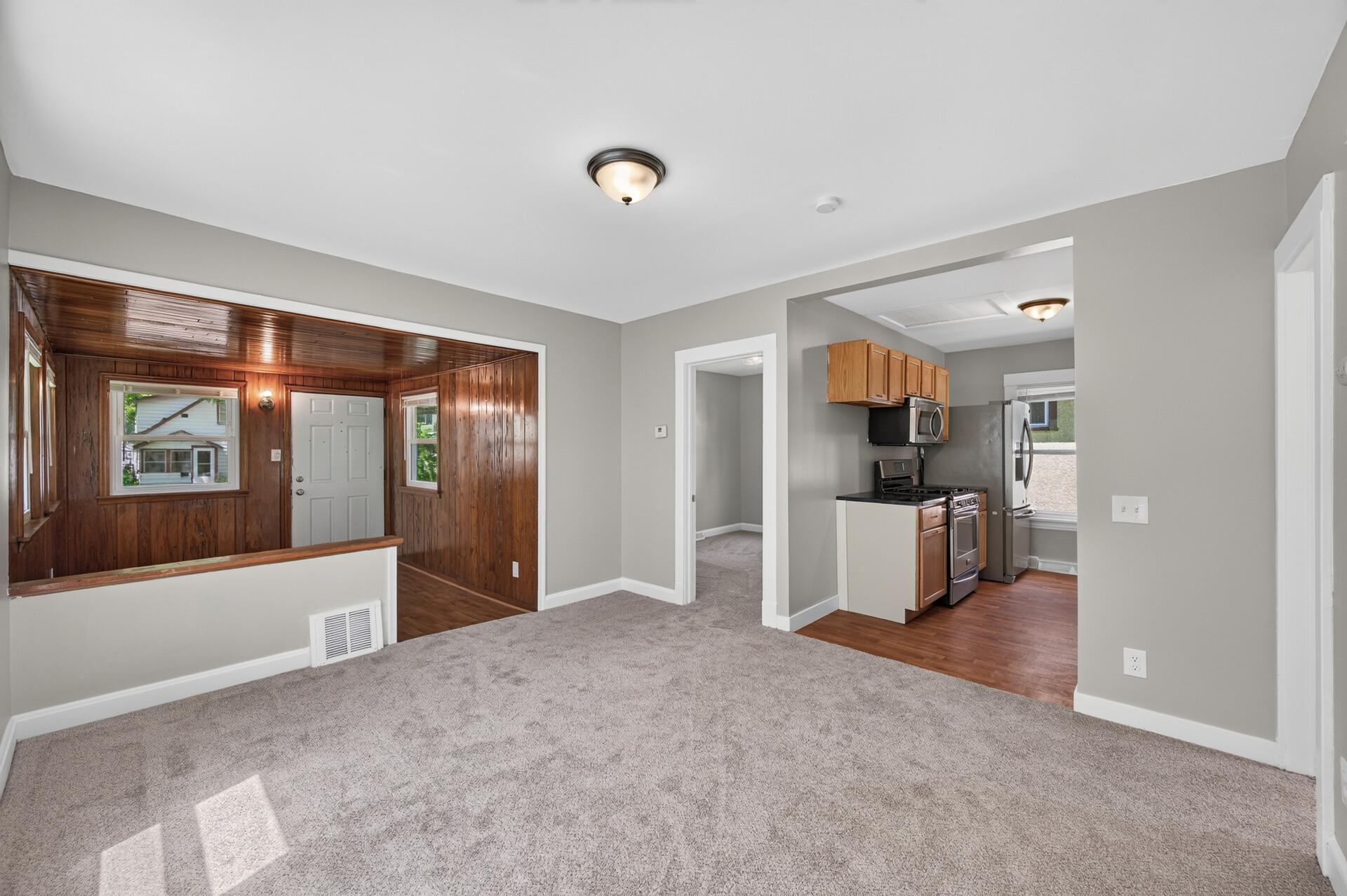 View of Residential at 4310 James Avenue, Minneapolis MN 55412, Minneapolis (8 of 23) - Mike Wilen | Minnesota Team Real Estate