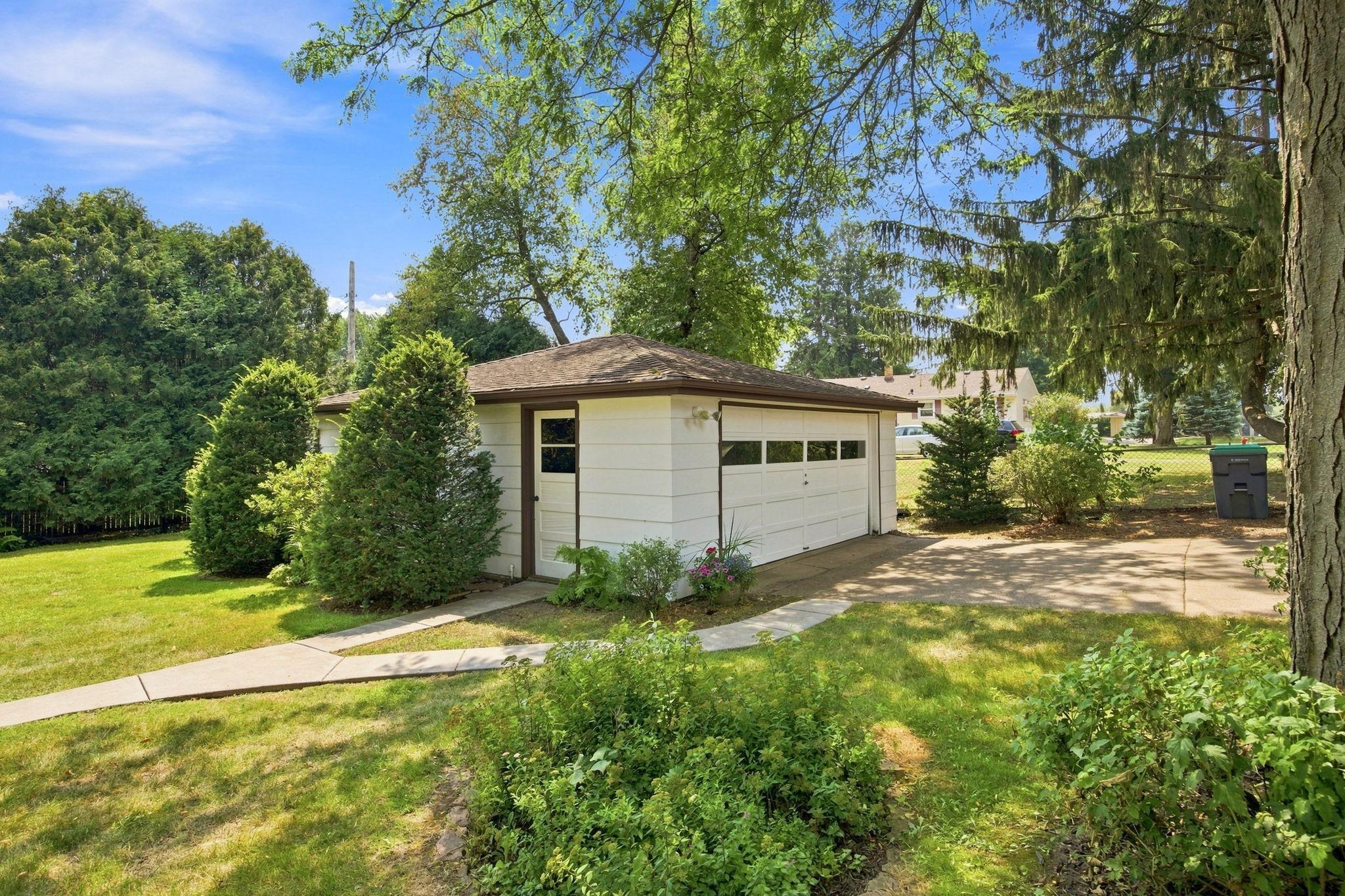 View of Residential at 2464 Holloway Avenue, North Saint Paul MN 55109, North Saint Paul (29 of 38) - Mike Wilen | Minnesota Team Real Estate