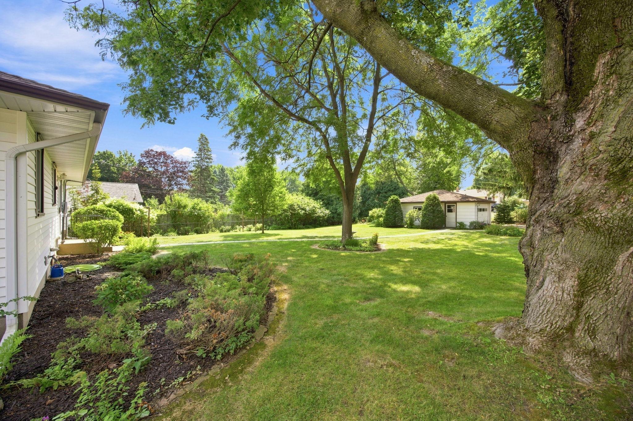 View of Residential at 2464 Holloway Avenue, North Saint Paul MN 55109, North Saint Paul (27 of 38) - Mike Wilen | Minnesota Team Real Estate
