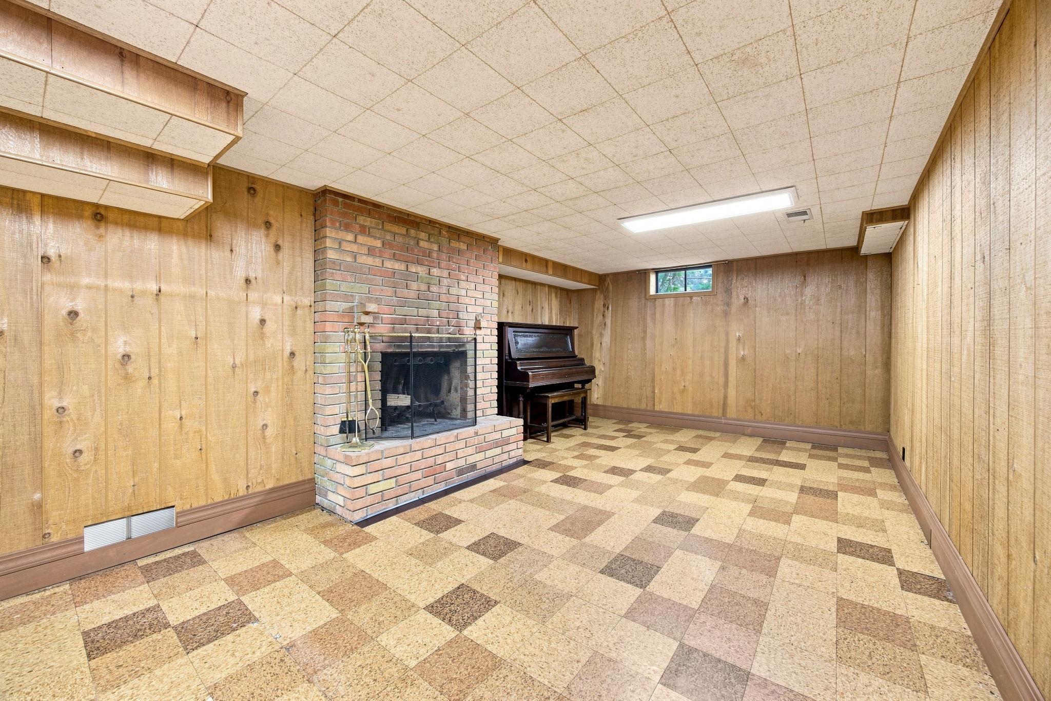 View of Residential at 2464 Holloway Avenue, North Saint Paul MN 55109, North Saint Paul (21 of 38) - Mike Wilen | Minnesota Team Real Estate